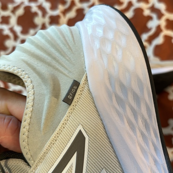 New balance MROAVFE Figs - Picture 2 of 15